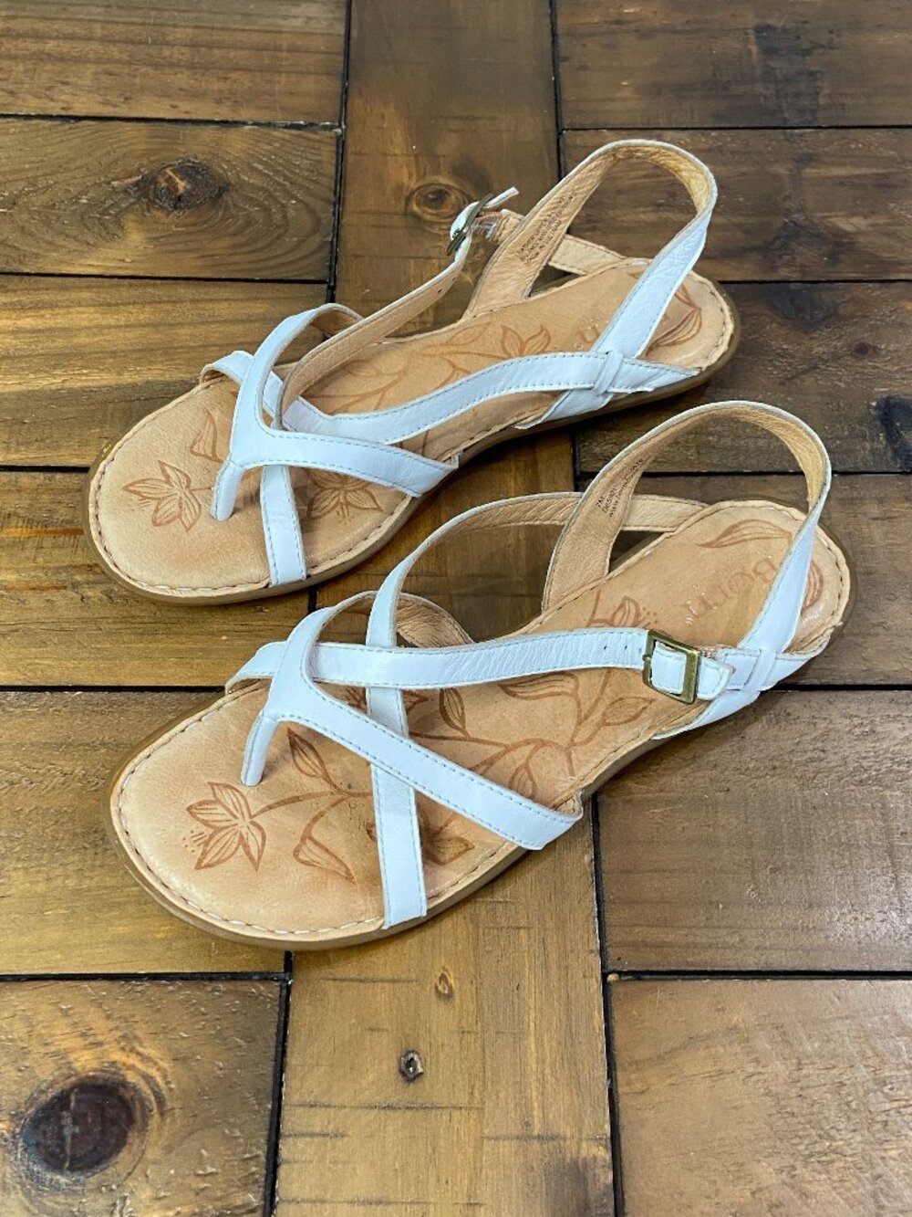 b.o.c. Born Concept Mia White Leather Strappy Sandals Size 7M